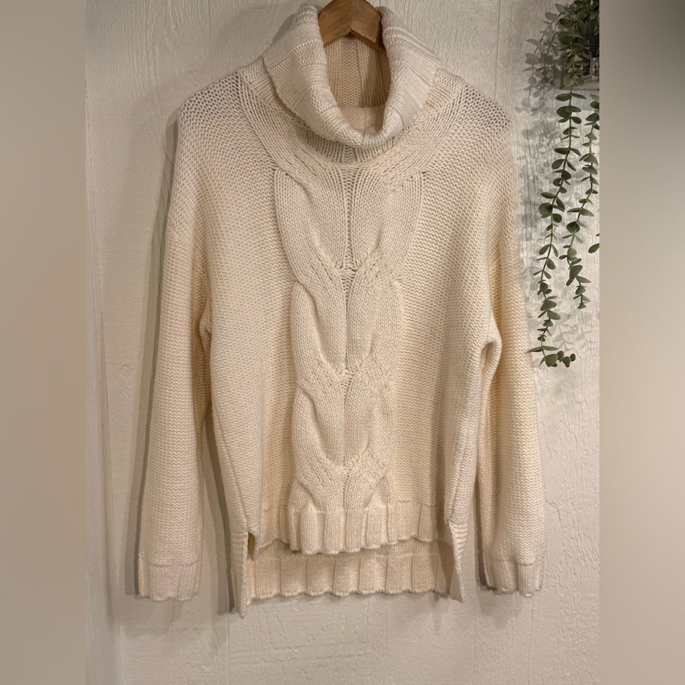 CABLE FRONT Turtleneck NWOT sea salt